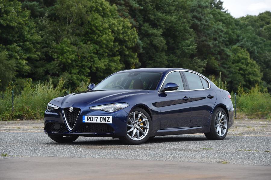  Alfa Romeo Giulia Q2 (952) 2016 года  (UK) (фото 43 из 43)